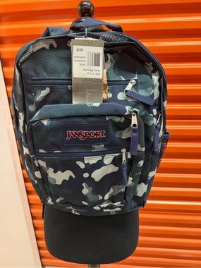 blue camo jansport backpack Cross Town Buckshot The JanSport Cool Student Backpack is a durable 34 JanSport Cool Student - Woodland